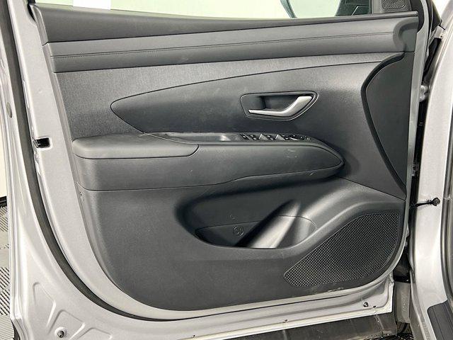 new 2025 Hyundai TUCSON Hybrid car, priced at $37,579