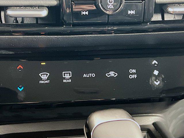 new 2025 Nissan Kicks car, priced at $29,646