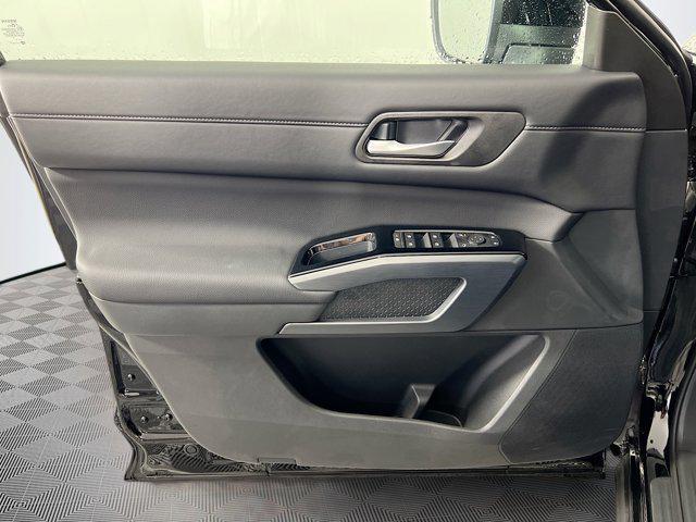 new 2025 Nissan Pathfinder car, priced at $46,368
