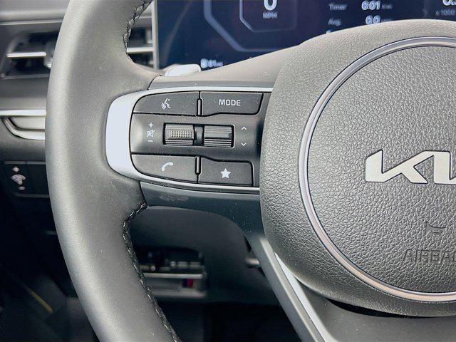 new 2025 Kia K5 car, priced at $38,553