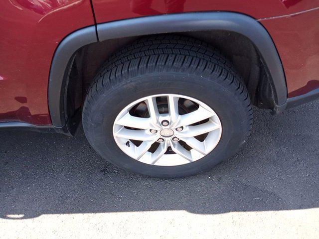 used 2017 Jeep Grand Cherokee car, priced at $15,530