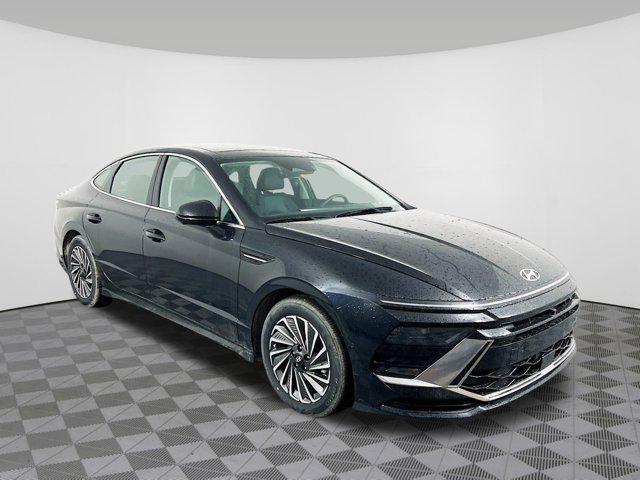 new 2025 Hyundai Sonata Hybrid car, priced at $38,647