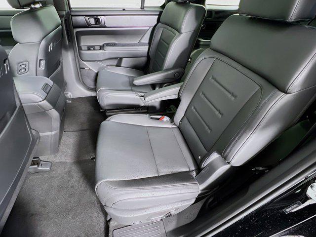 new 2025 Hyundai SANTA FE HEV car, priced at $46,938