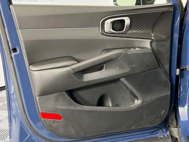 new 2025 Kia Sorento car, priced at $40,301