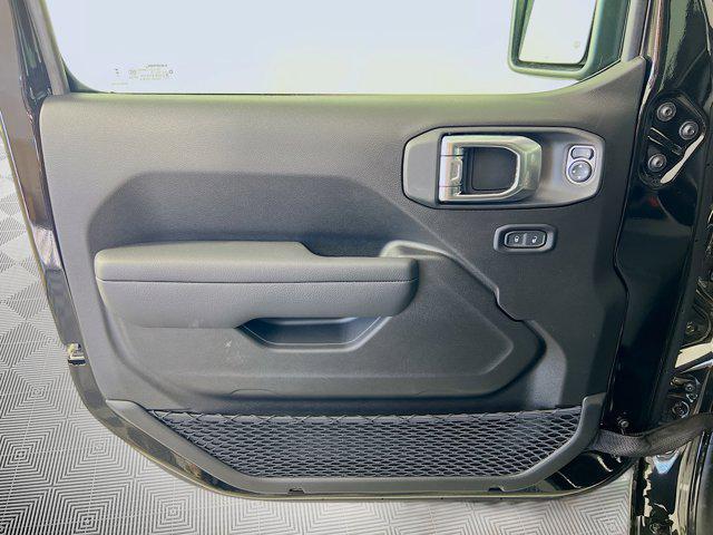 new 2025 Jeep Wrangler car, priced at $44,756