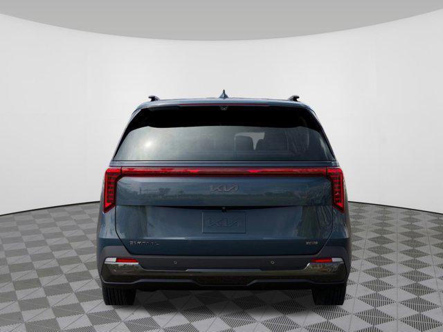 new 2026 Kia Carnival Hybrid car, priced at $52,625