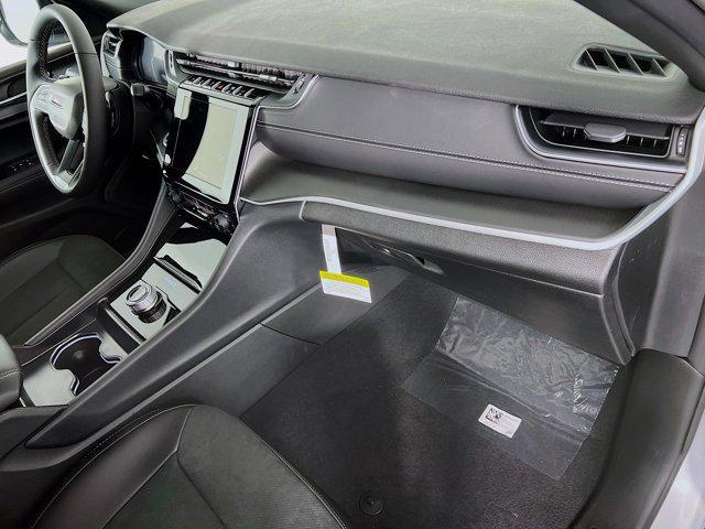 new 2025 Jeep Grand Cherokee car, priced at $41,208