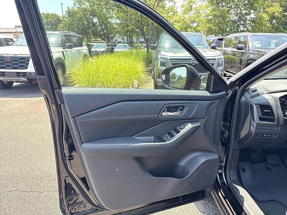 new 2025 Nissan Rogue car, priced at $30,532