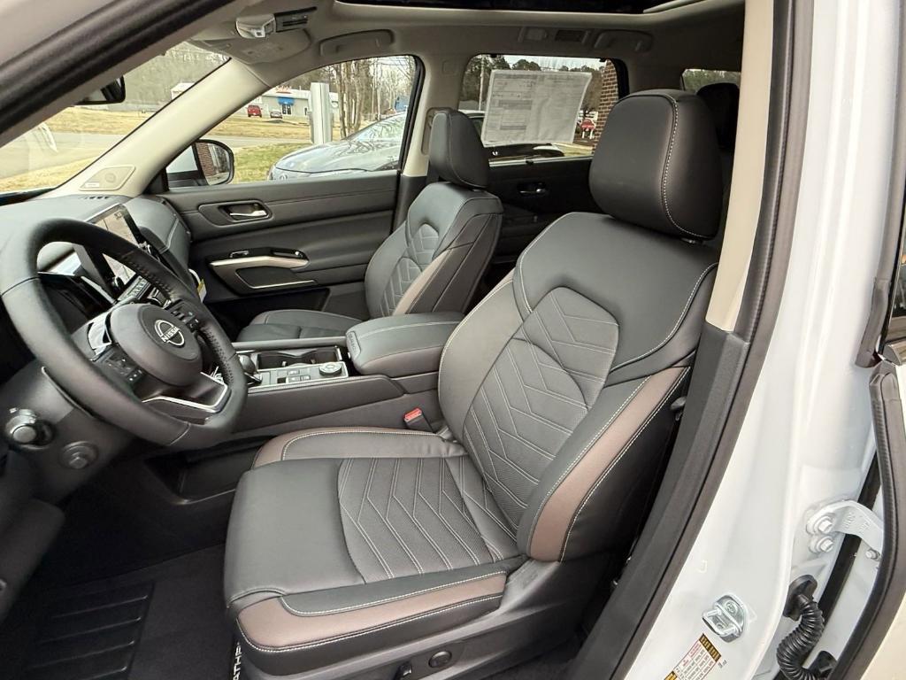 new 2025 Nissan Pathfinder car, priced at $51,190