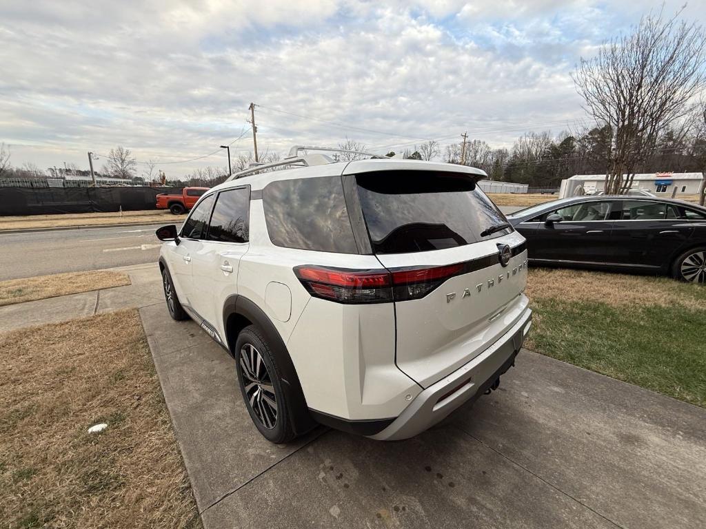 new 2025 Nissan Pathfinder car, priced at $51,190