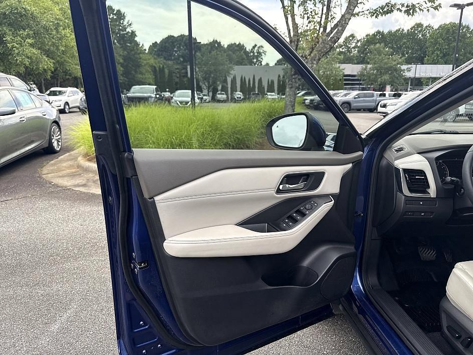 used 2021 Nissan Rogue car, priced at $21,872