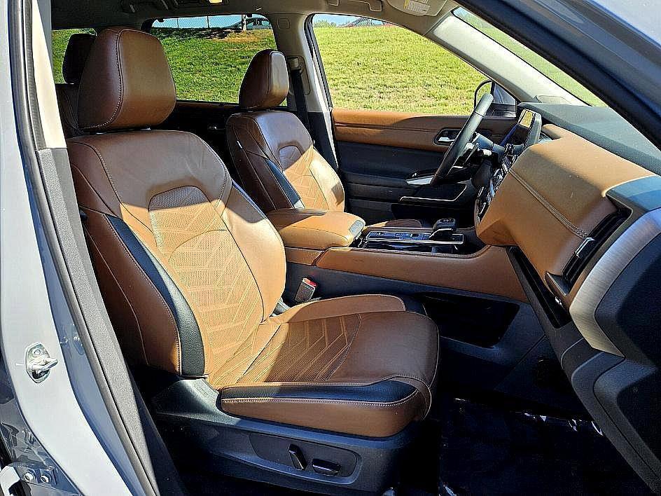 used 2022 Nissan Pathfinder car, priced at $35,822