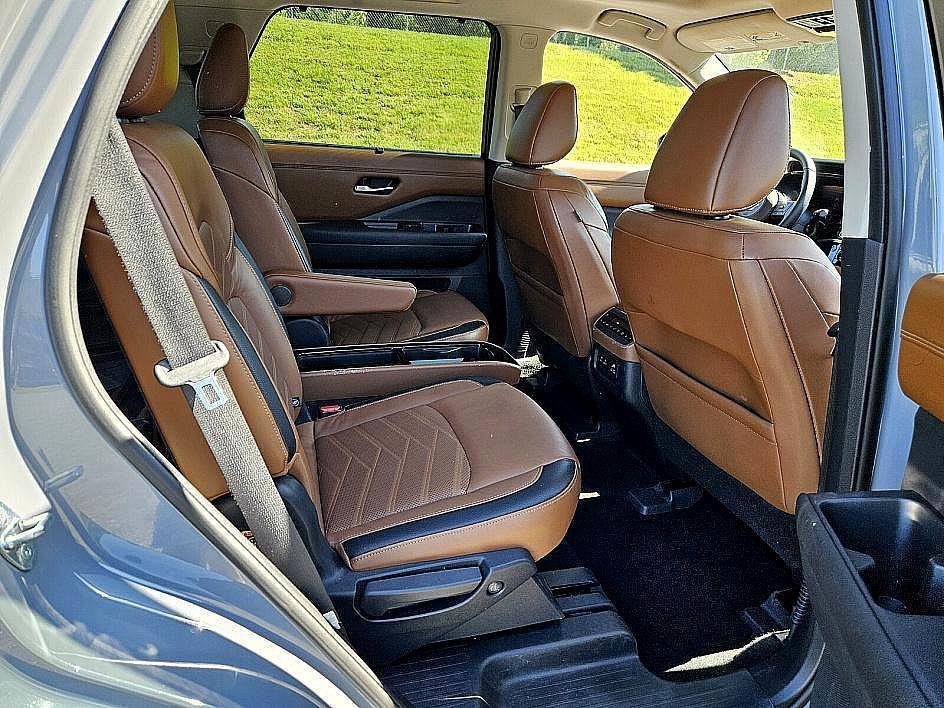used 2022 Nissan Pathfinder car, priced at $35,822