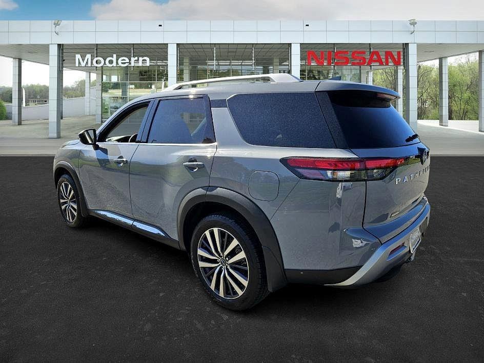 used 2022 Nissan Pathfinder car, priced at $35,822