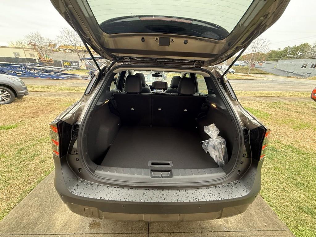 new 2025 Nissan Kicks car, priced at $29,975