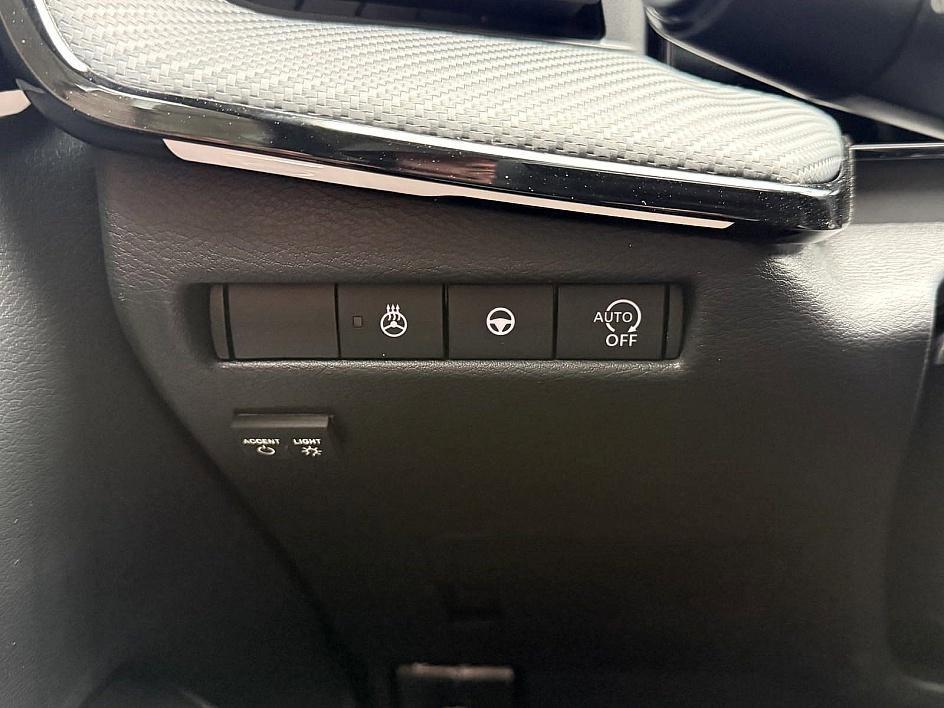 new 2025 Nissan Kicks car, priced at $29,975