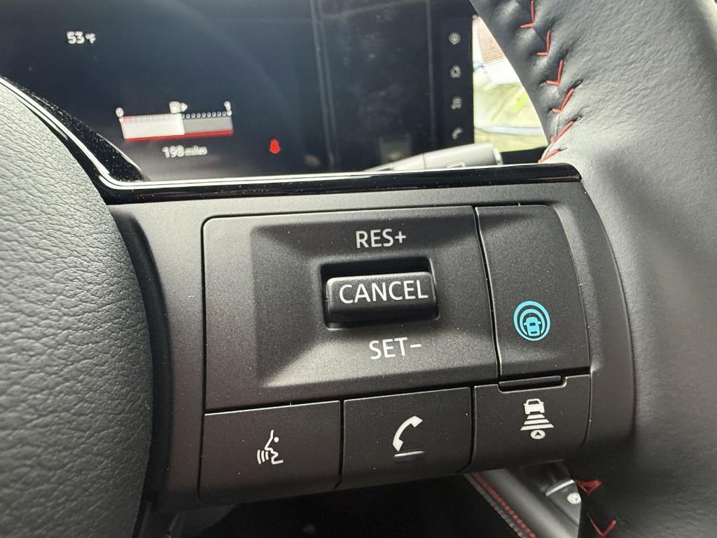 new 2025 Nissan Kicks car, priced at $29,975