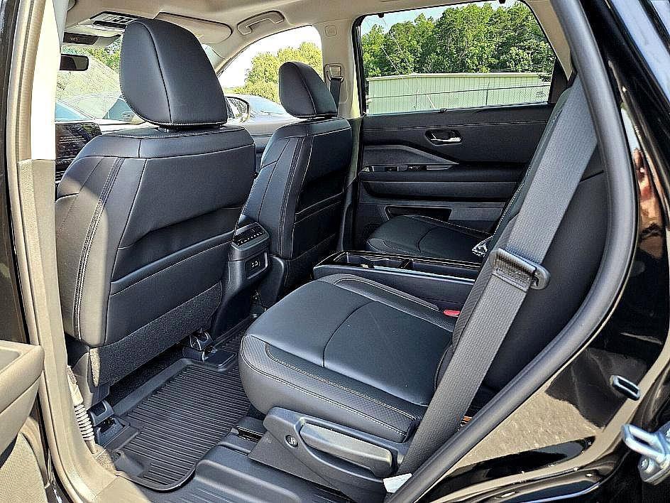 new 2025 Nissan Pathfinder car, priced at $43,656