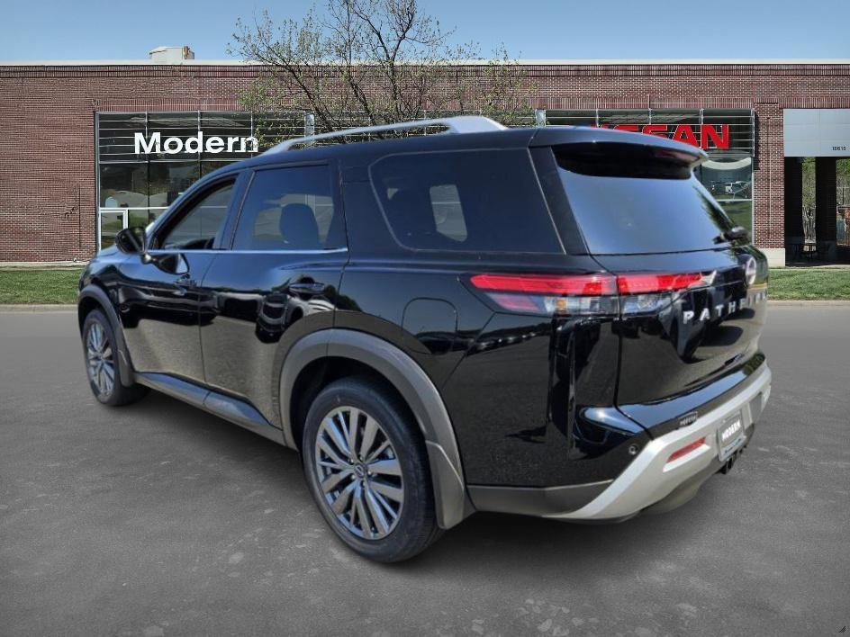 new 2025 Nissan Pathfinder car, priced at $43,656