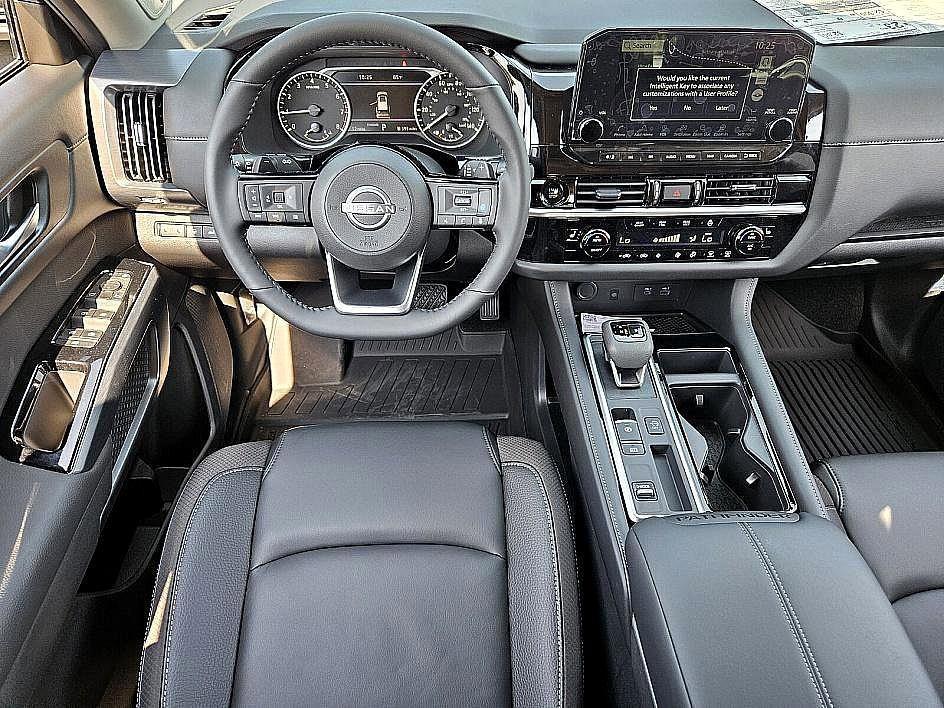 new 2025 Nissan Pathfinder car, priced at $43,656