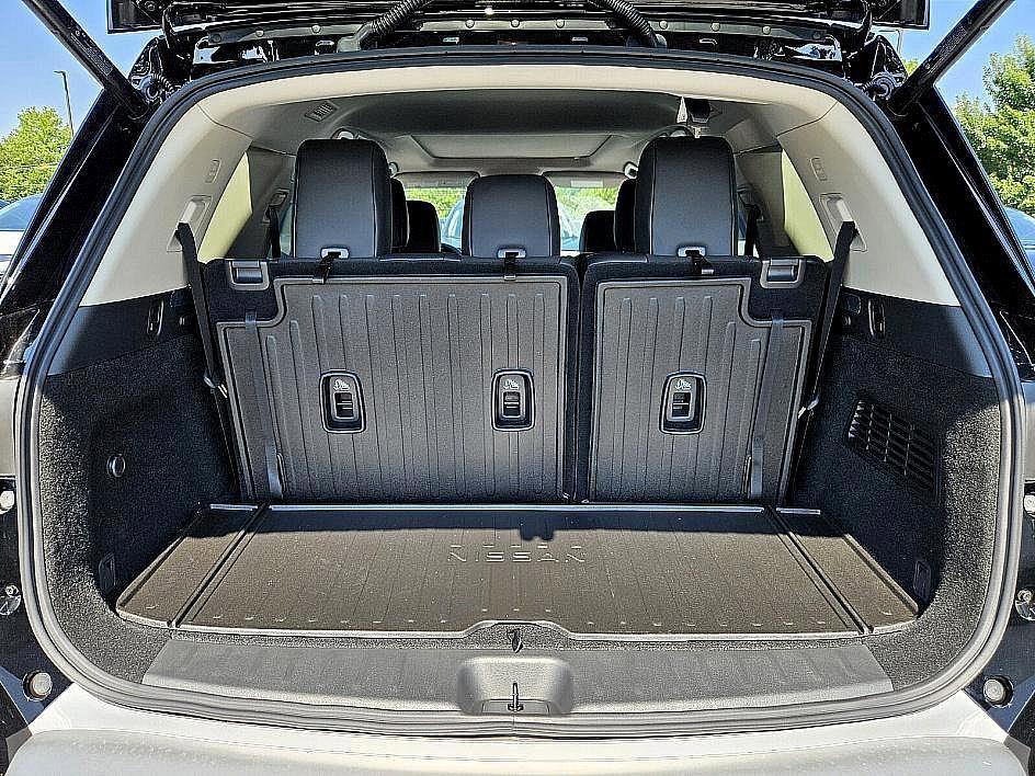 new 2025 Nissan Pathfinder car, priced at $43,656