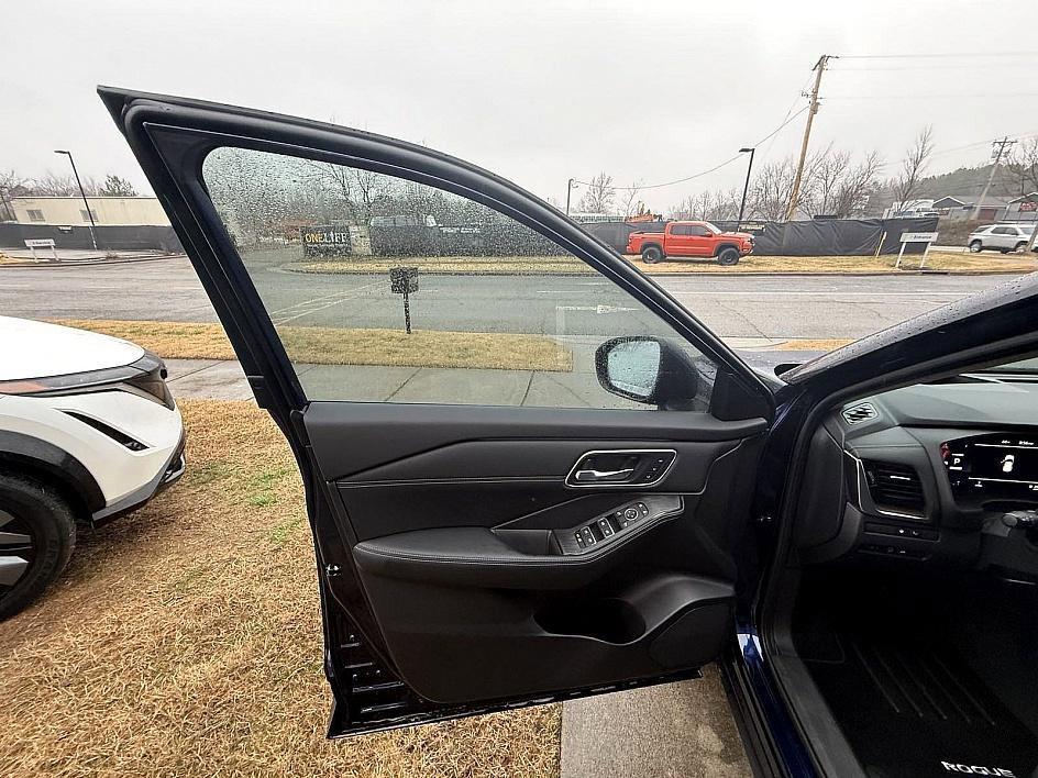 new 2025 Nissan Rogue car, priced at $39,515