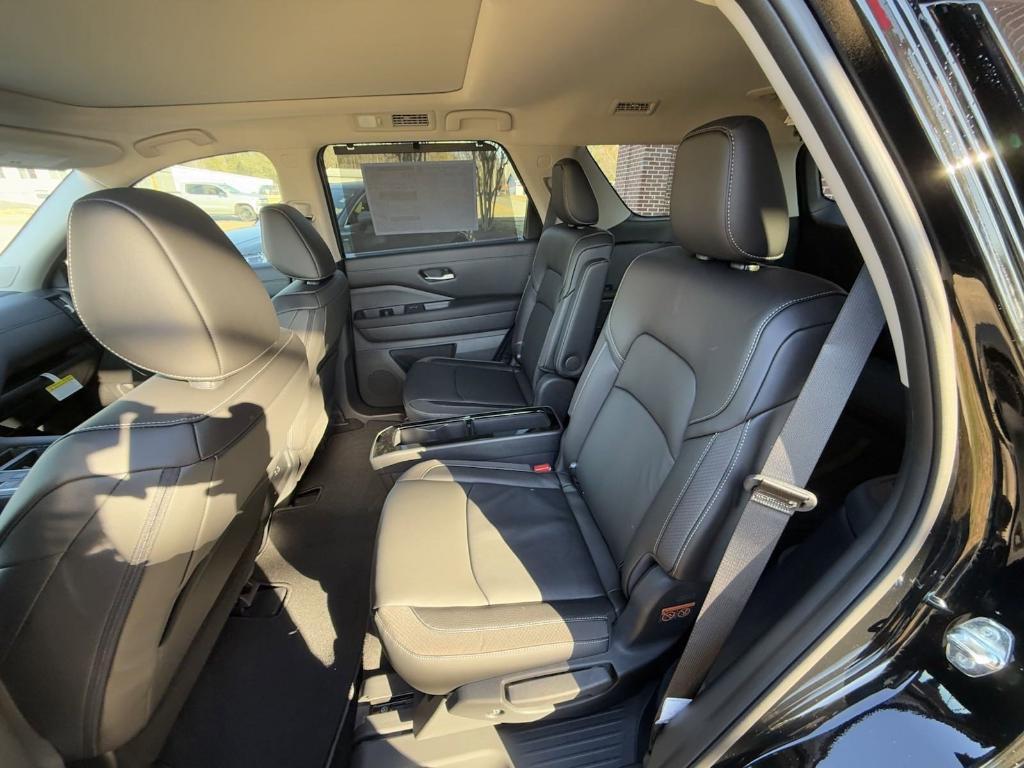 new 2025 Nissan Pathfinder car, priced at $44,940