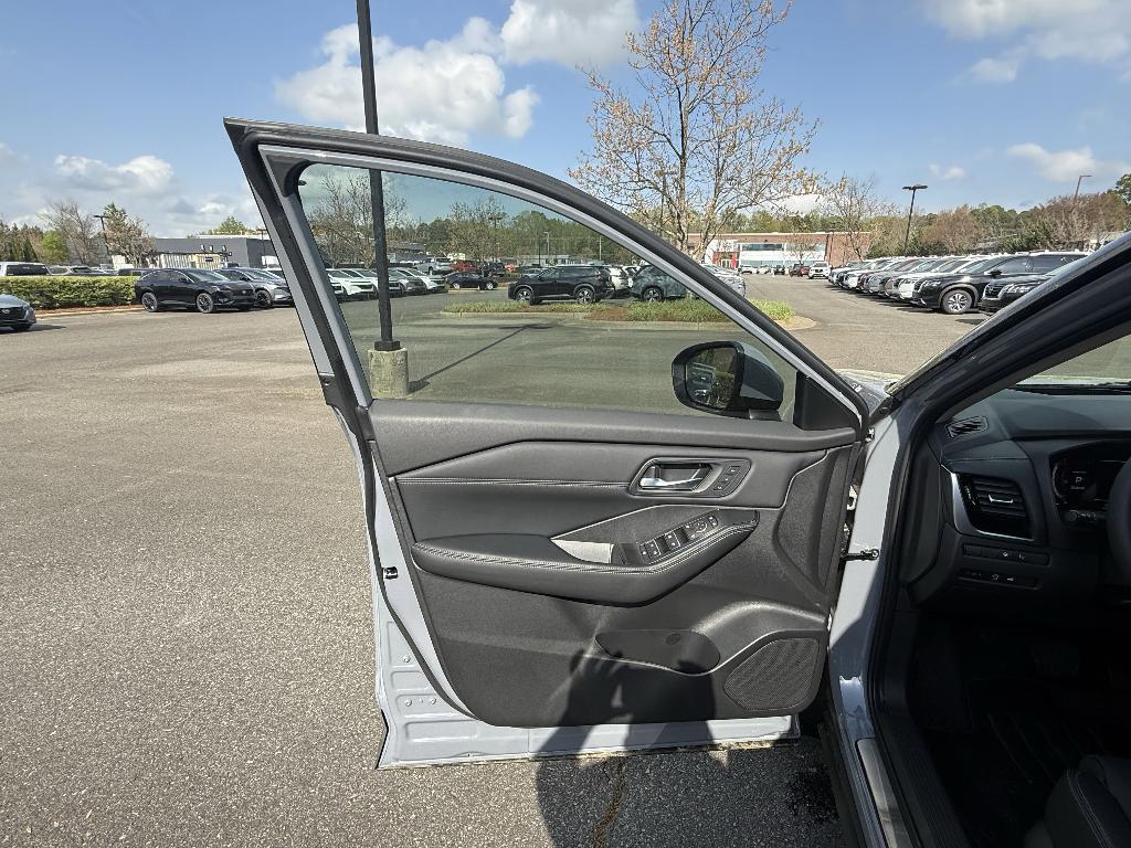 new 2025 Nissan Rogue car, priced at $37,465