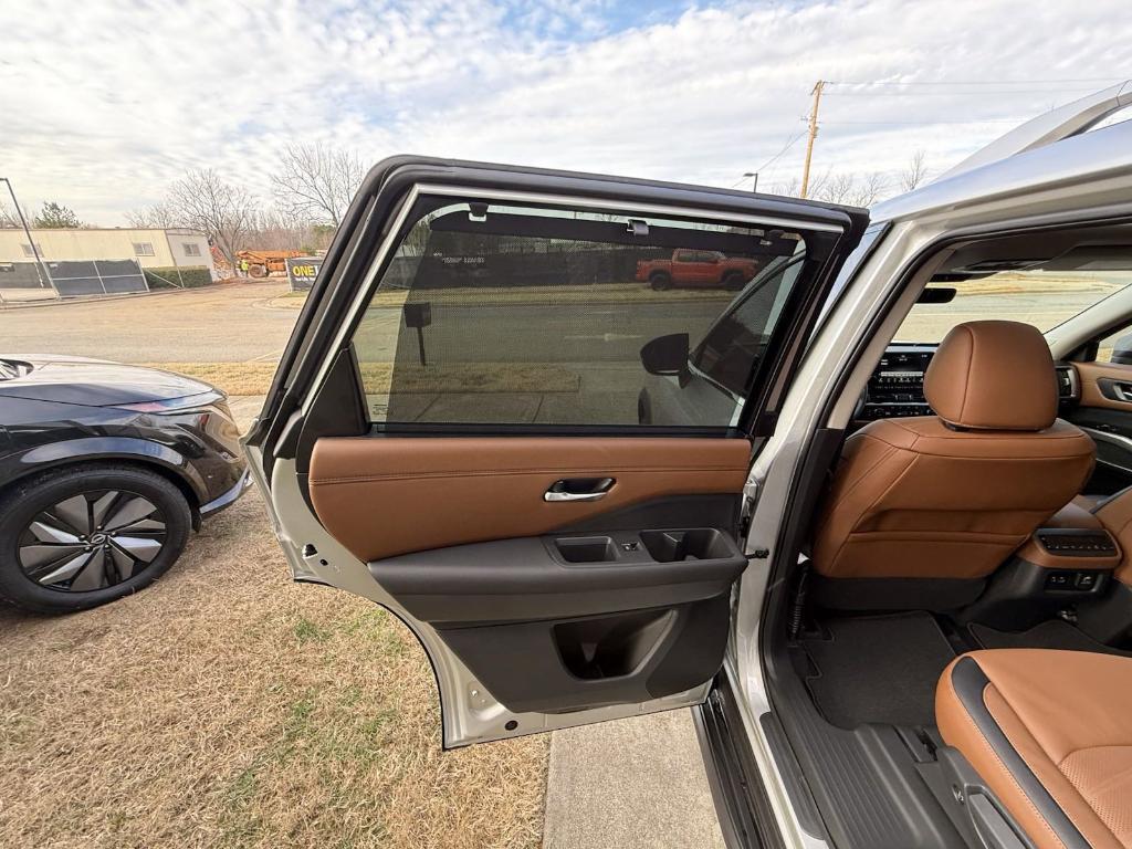 new 2025 Nissan Pathfinder car, priced at $49,485