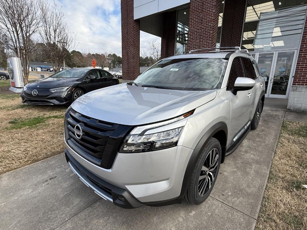 new 2025 Nissan Pathfinder car, priced at $50,985