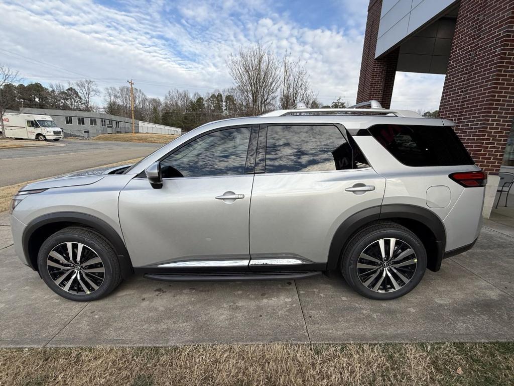 new 2025 Nissan Pathfinder car, priced at $49,485