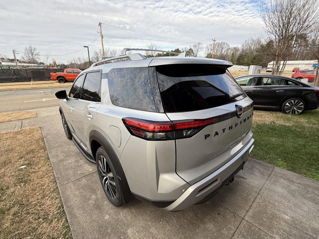 new 2025 Nissan Pathfinder car, priced at $49,485