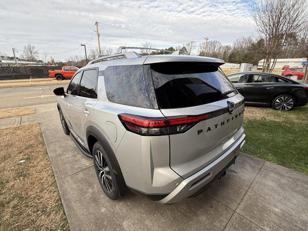 new 2025 Nissan Pathfinder car, priced at $50,985