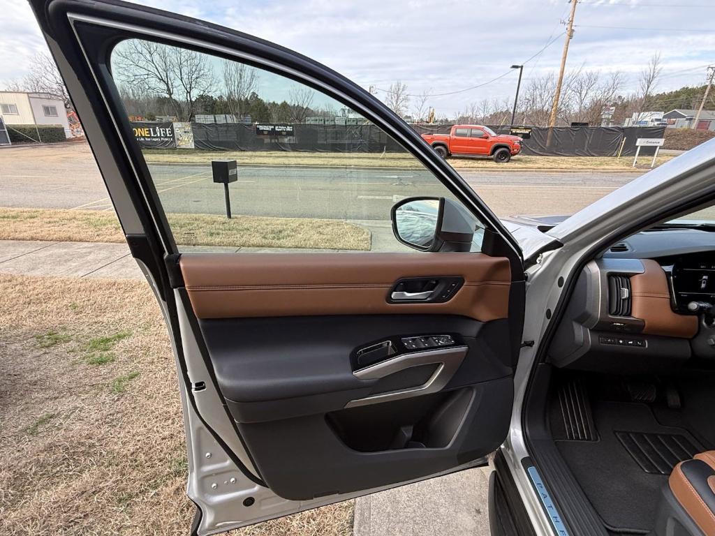 new 2025 Nissan Pathfinder car, priced at $49,485