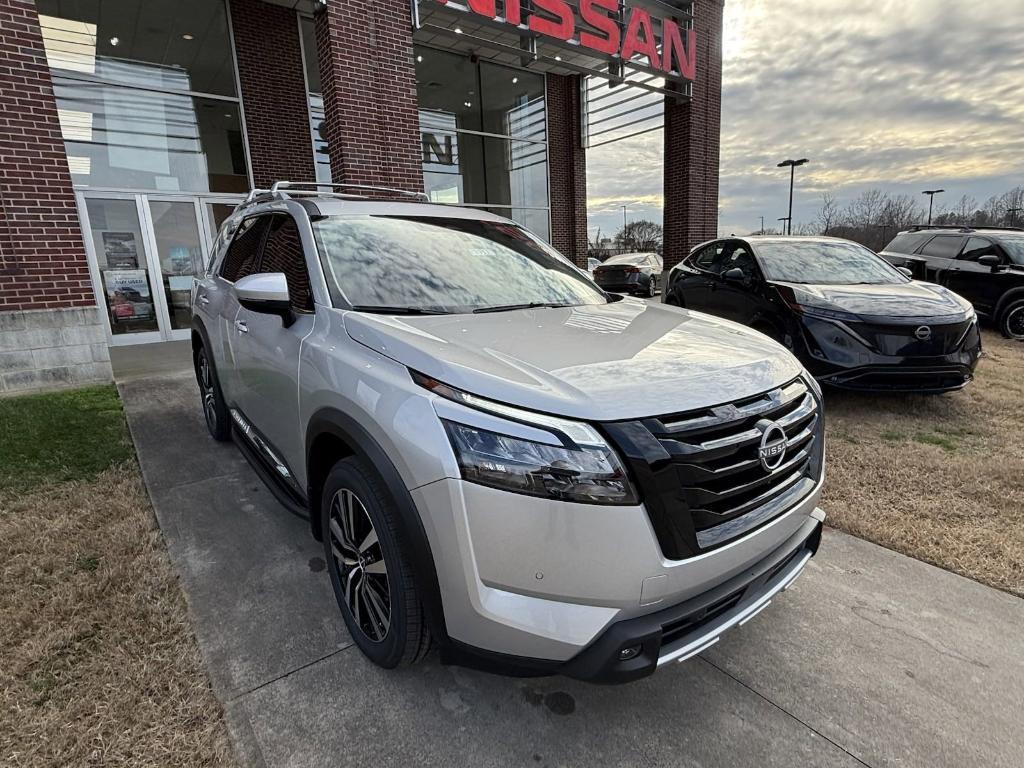 new 2025 Nissan Pathfinder car, priced at $49,485