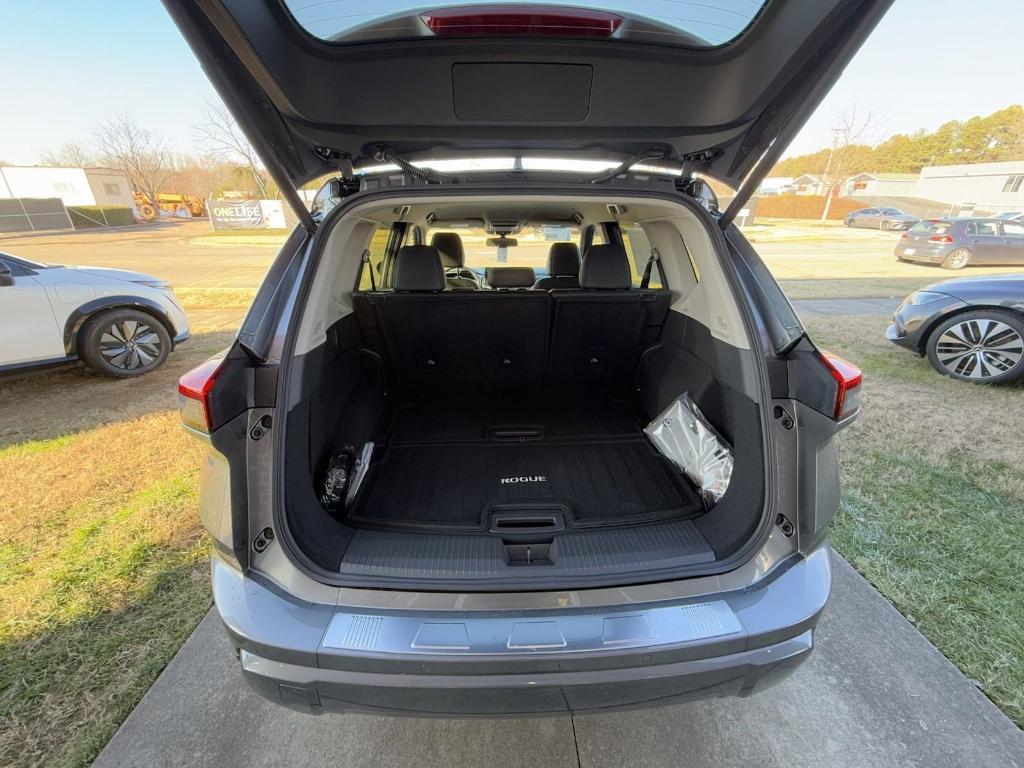 new 2025 Nissan Rogue car, priced at $35,700