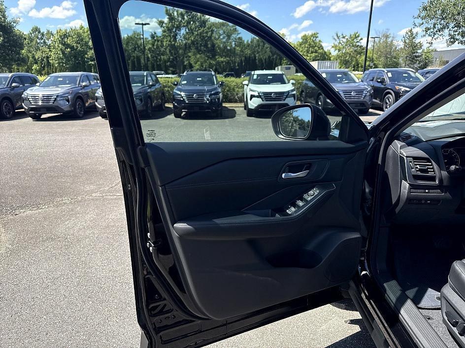new 2025 Nissan Rogue car, priced at $32,256