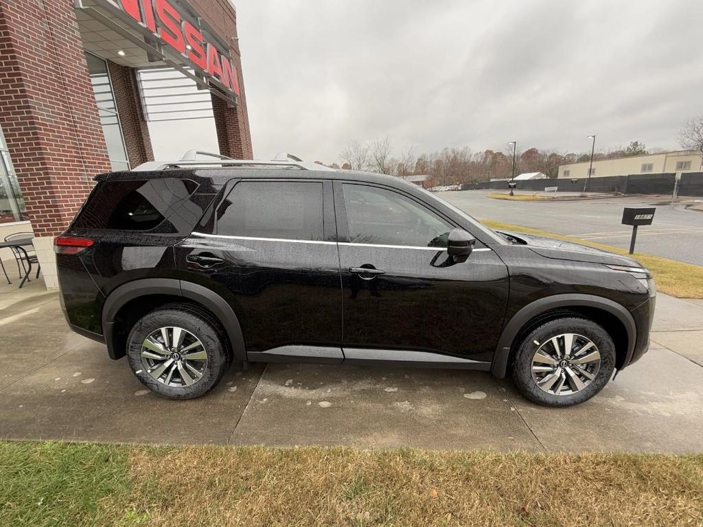 new 2025 Nissan Pathfinder car, priced at $43,860