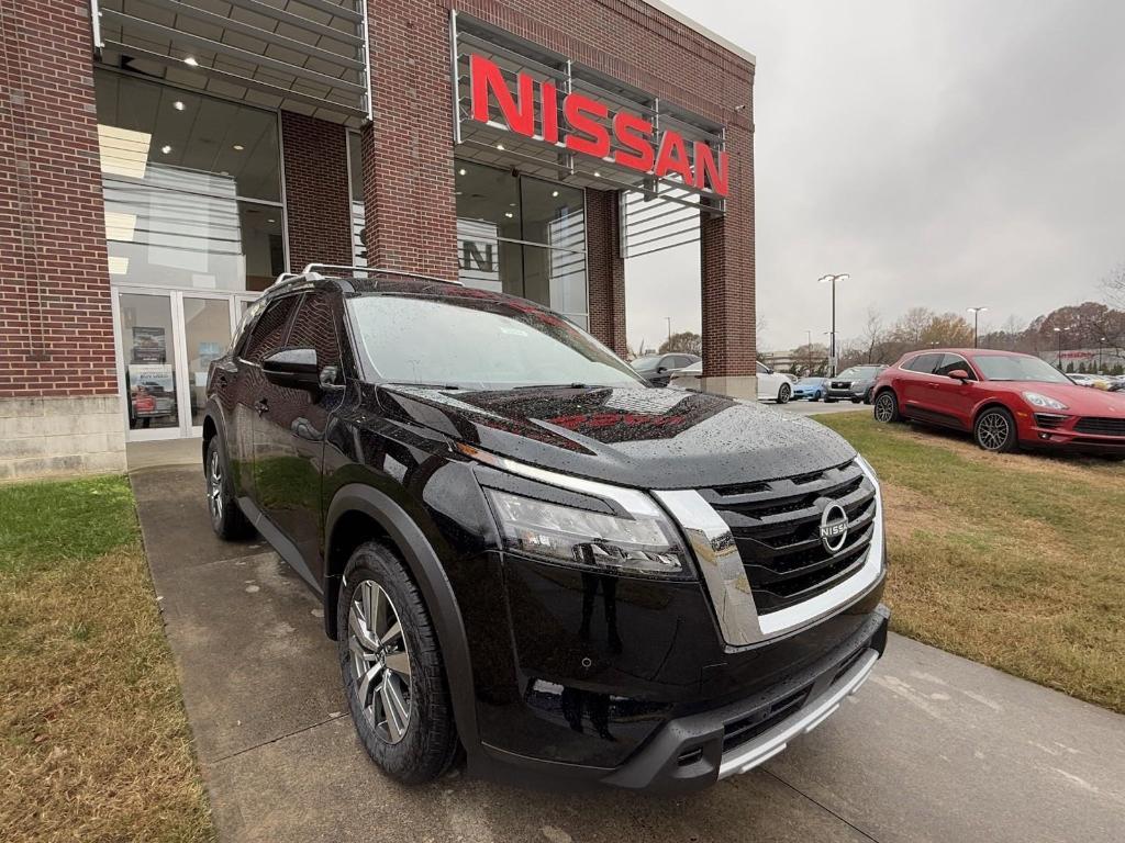 new 2025 Nissan Pathfinder car, priced at $43,860