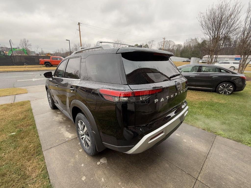 new 2025 Nissan Pathfinder car, priced at $43,860