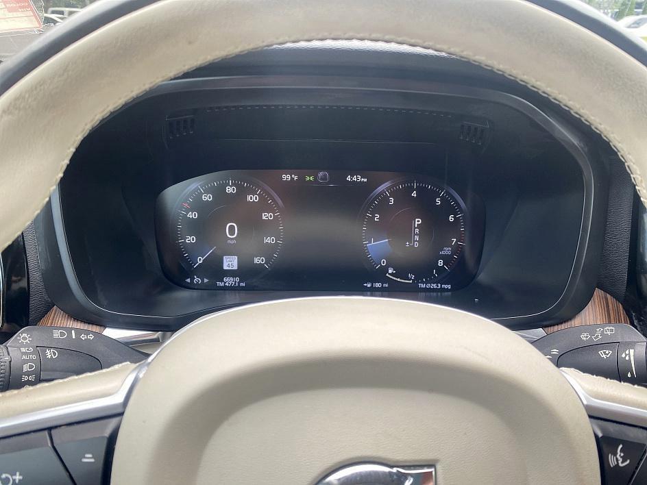 used 2021 Volvo XC60 car, priced at $24,992