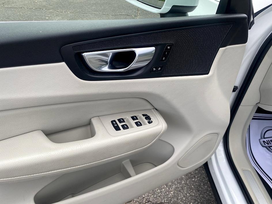 used 2021 Volvo XC60 car, priced at $24,992