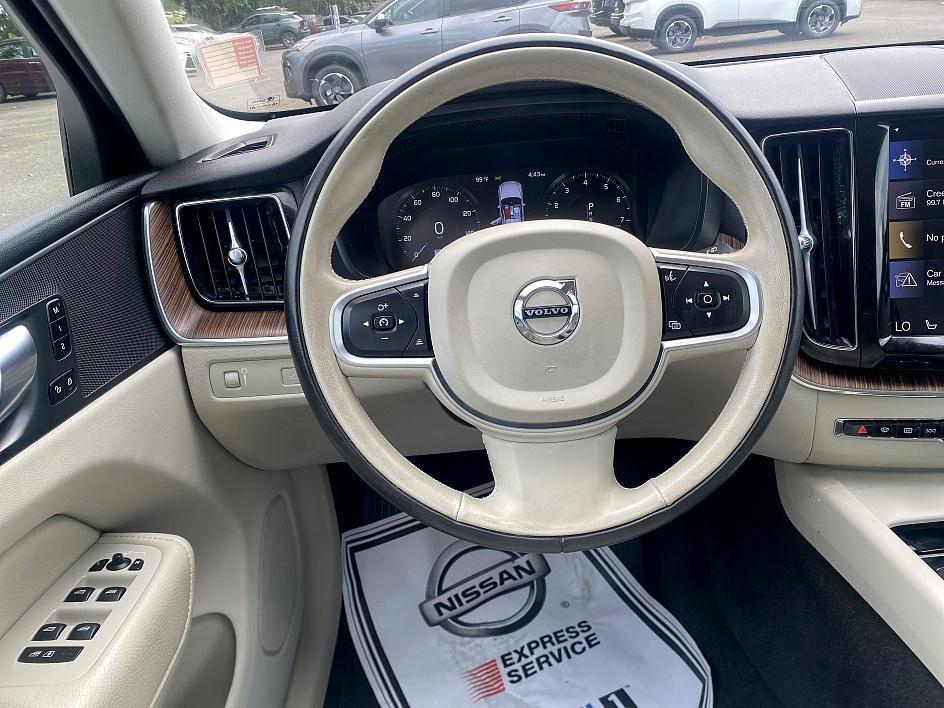 used 2021 Volvo XC60 car, priced at $24,992