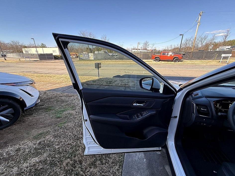 new 2025 Nissan Rogue car, priced at $35,321