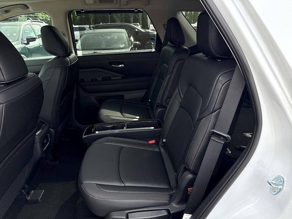 new 2025 Nissan Pathfinder car, priced at $44,998