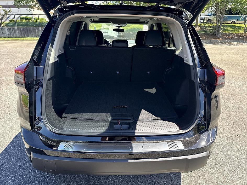 new 2025 Nissan Rogue car, priced at $32,256