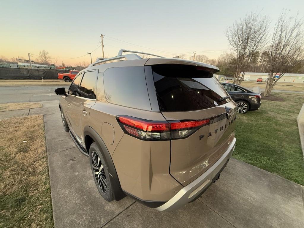 new 2025 Nissan Pathfinder car, priced at $54,290