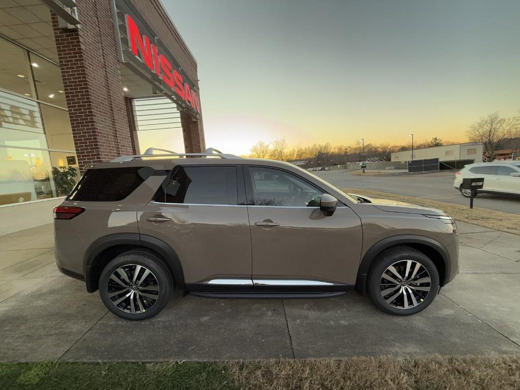 new 2025 Nissan Pathfinder car, priced at $54,290