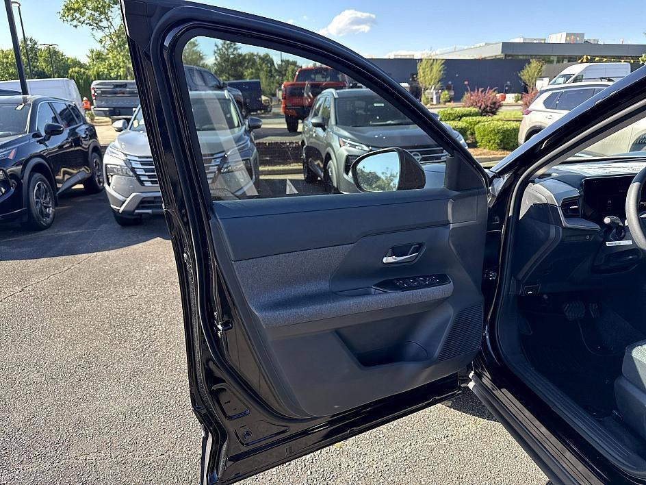 new 2025 Nissan Kicks car, priced at $25,255
