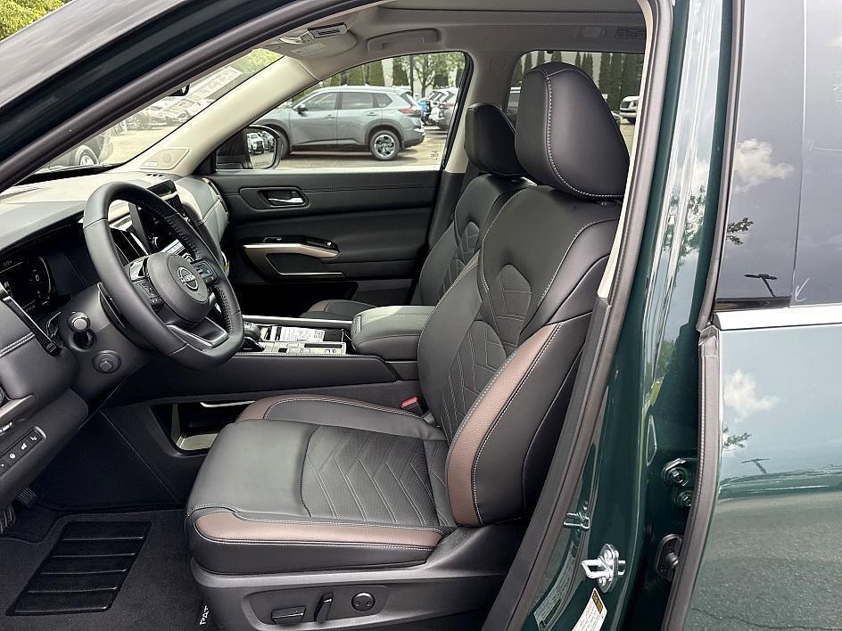 new 2025 Nissan Pathfinder car, priced at $48,298